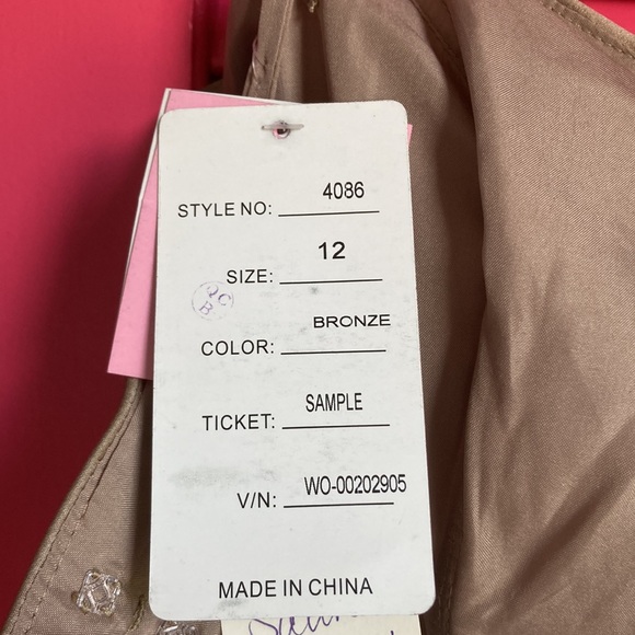 Alexia Designs SAMPLE gown short size 12 bronze - Picture 13 of 14